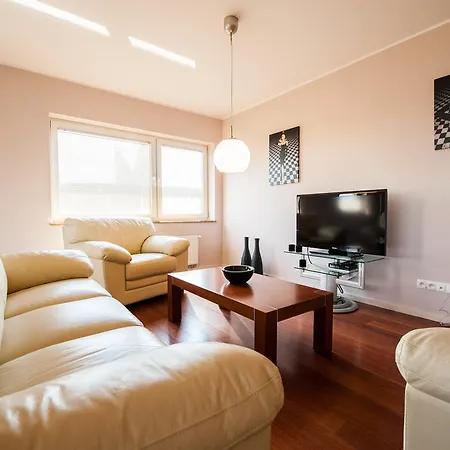 Exclusive - Old Town Daire *
